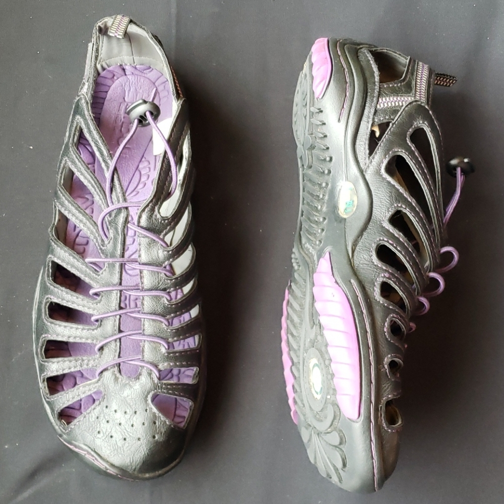 Jambu Barefoot Design size 6.5